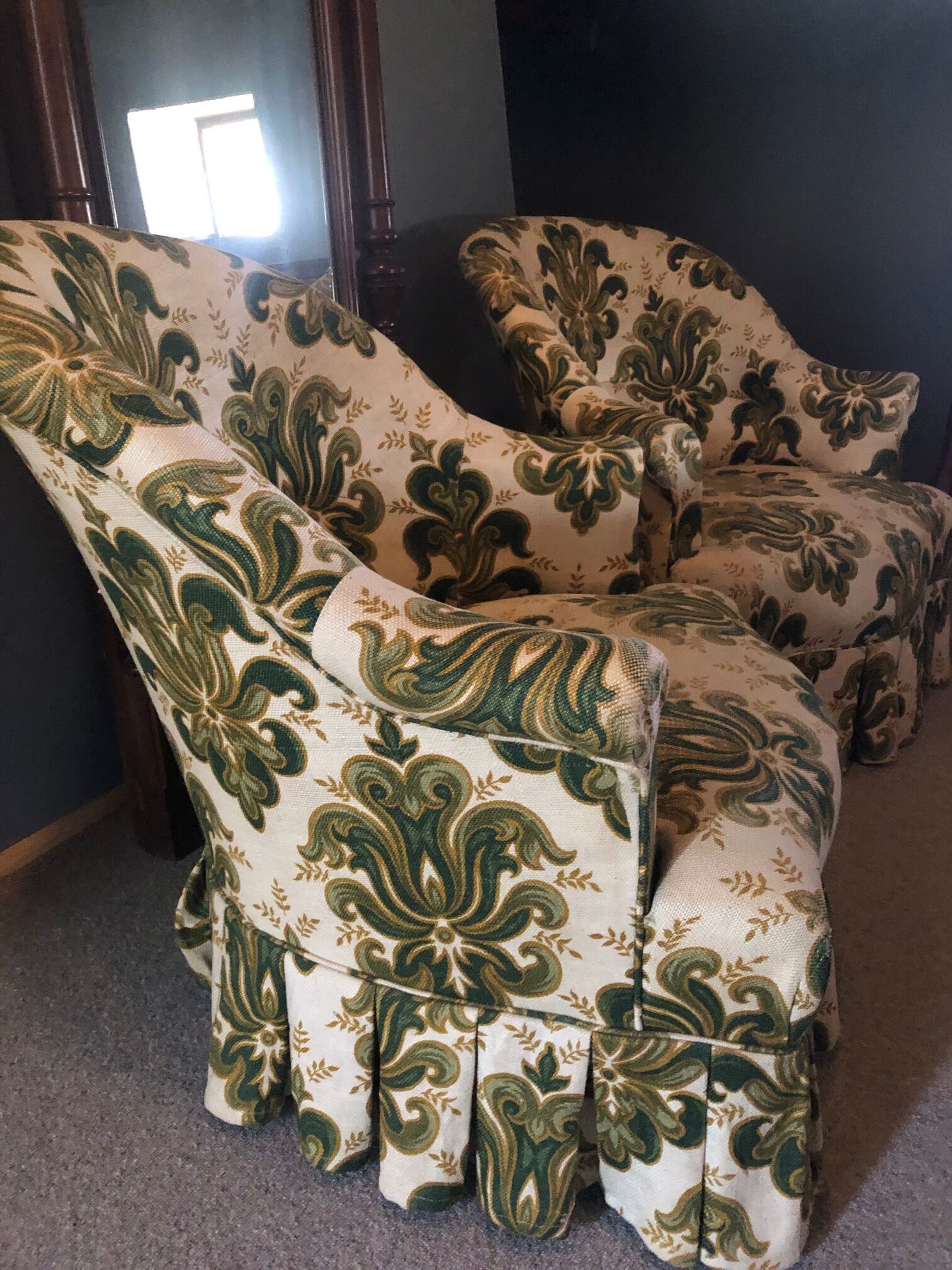 Paire de fauteuils crapaud vert et crème