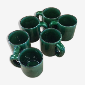 Enamelled terracotta mugs