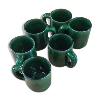 Enamelled terracotta mugs