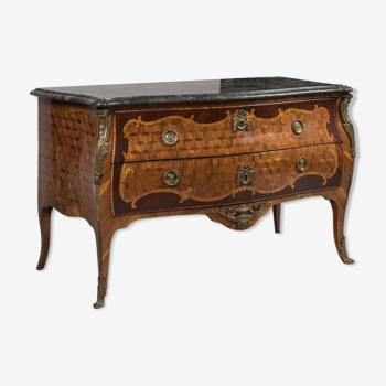 Commode  Louis XV  galbée