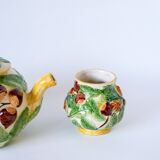 Tea service consisting of a teapot, a milk jug and a numbered hazelnut slip sugar bowl