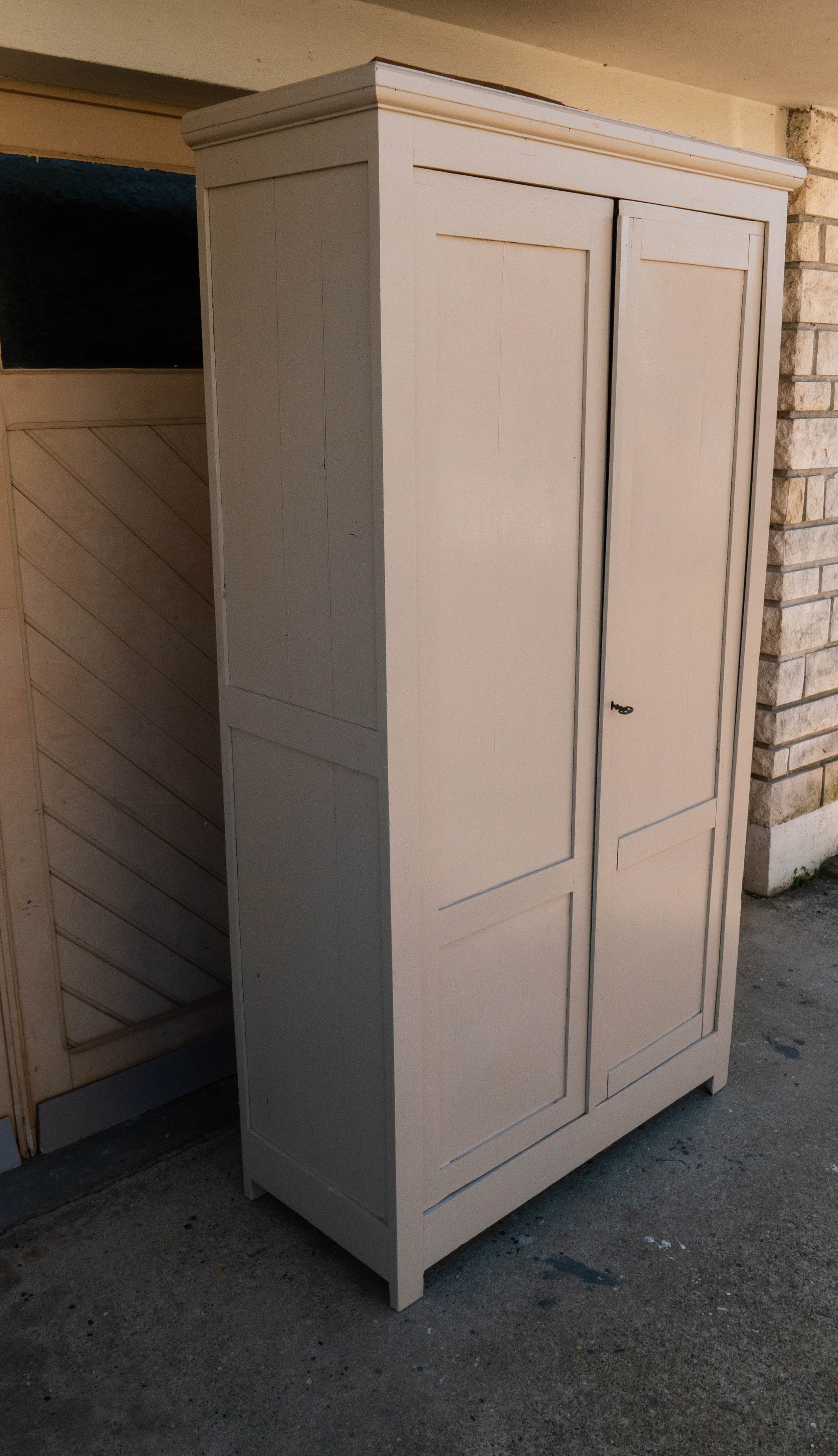 Armoire parisienne