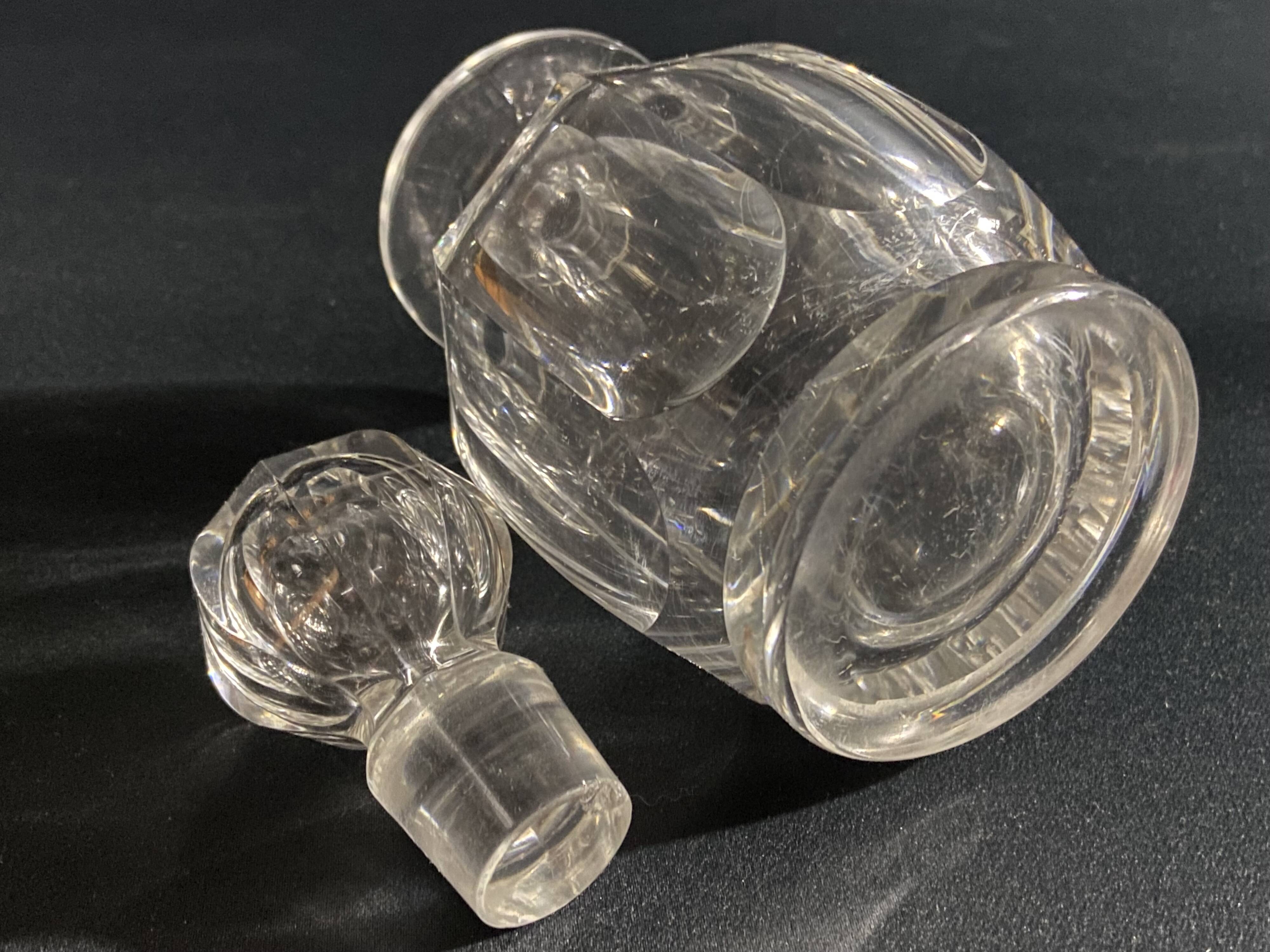 Large crystal perfume bottle by Baccarat, Malmaison model