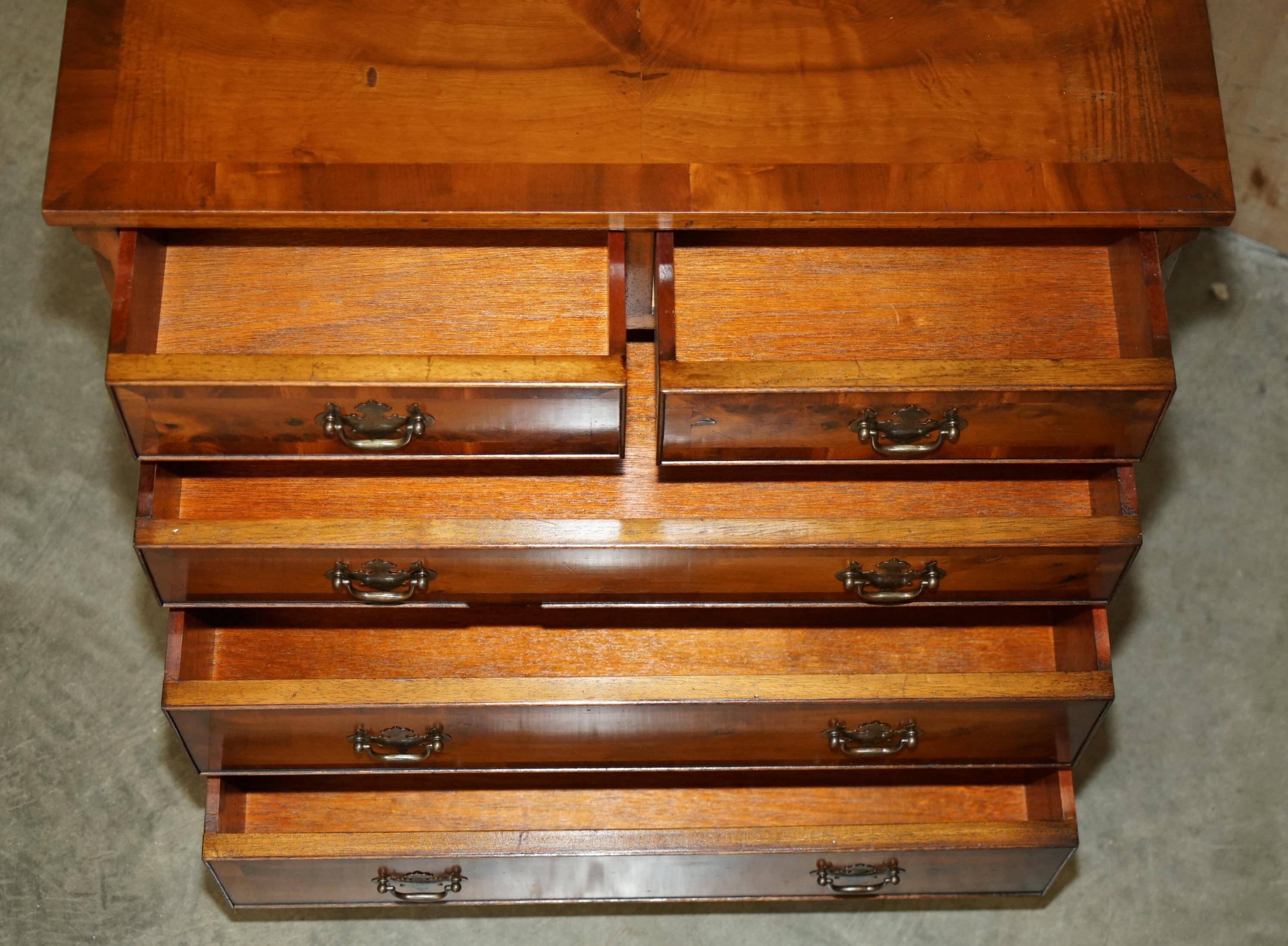 Georgian commode in yew wood with burr and burl grain, medium size.