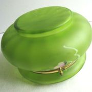Candy box or jewelry box, Enamelled Art Nouveau glass Legras: Pink flowers