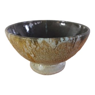 Ceramic pedestal bowl