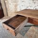 Table basse ancienne en chêne français – Table de ferme rustique du XIXe siècle avec tiroir et panneau de rangement coulissant, vers 1850
