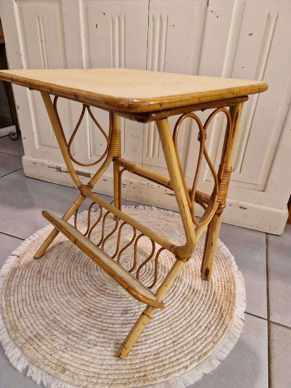 Rattan side table * Magazine rack