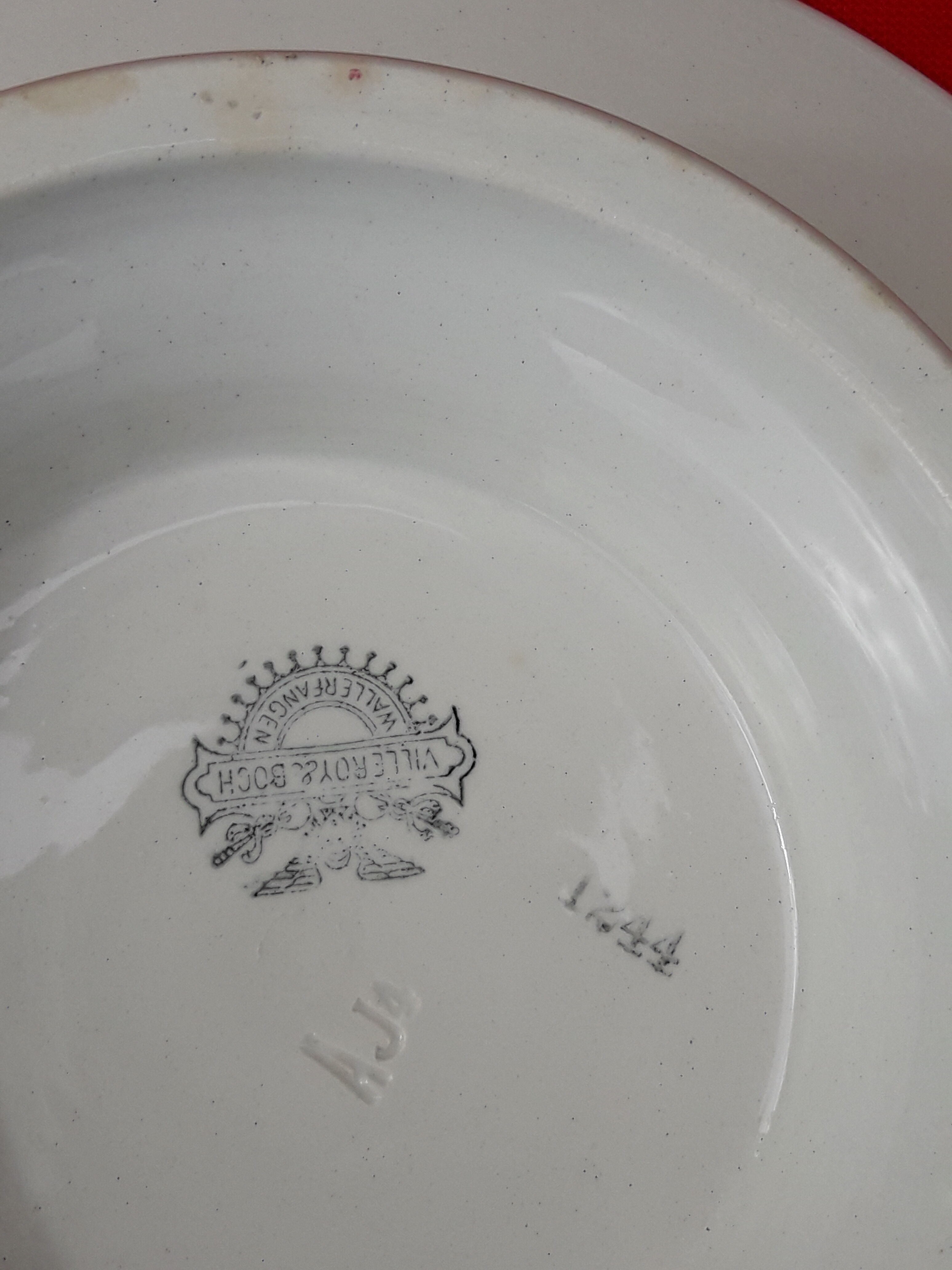 Flat on pieddouche Villeroy & Boch model 1244 diam 21 cm