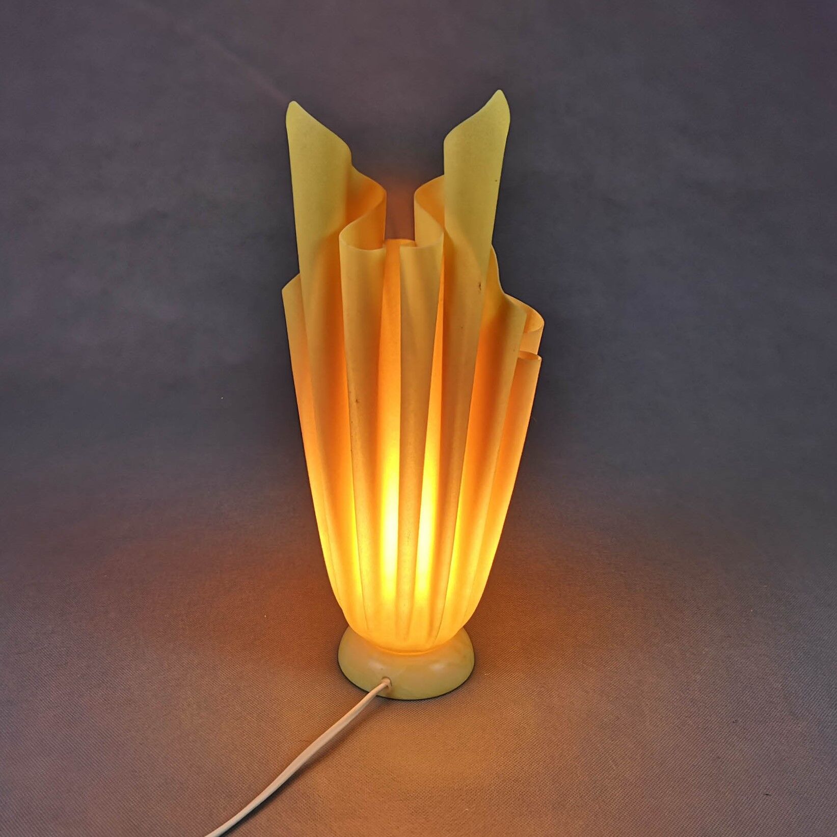 Georgia Jacob resin lamp