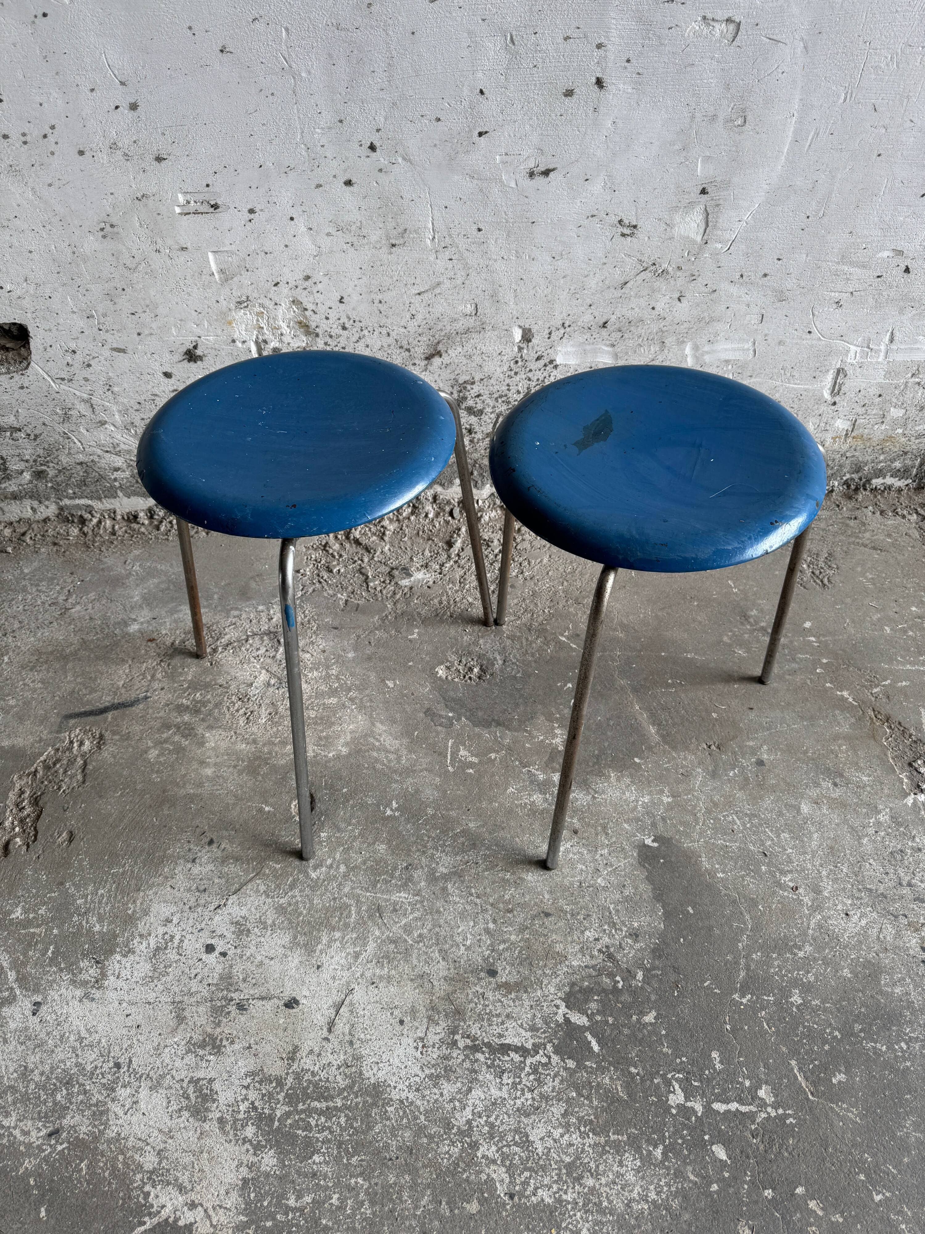 Set of 2 blue wooden Dot stools model 3170 by Arne Jacobsen for Fritz Hansen, 1974