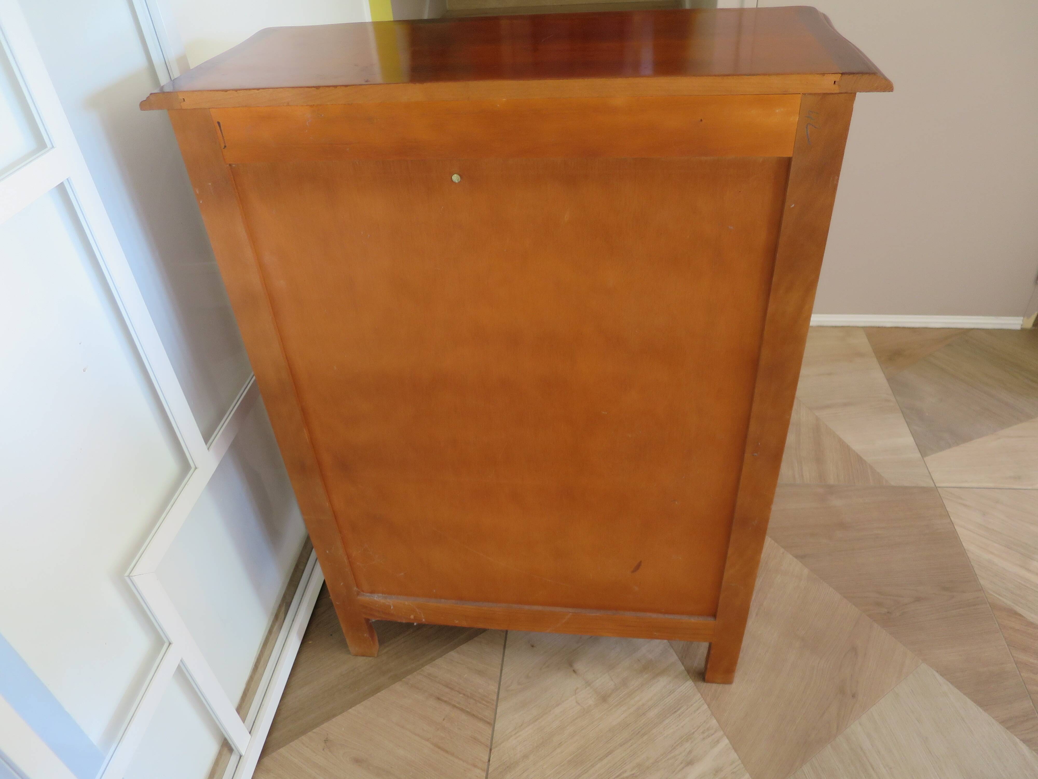 Beau bibus en merisier - 3 niveaux -Tablettes ajustables -Style Louis XV
