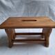 Marche pied en bois vintage