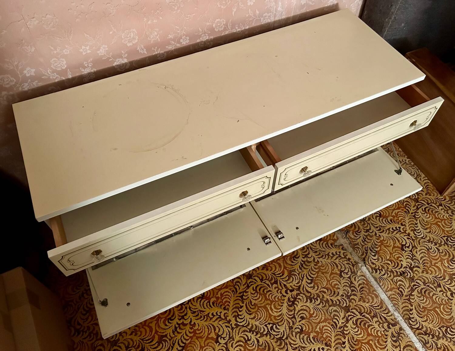 Vintage chest of drawers (or TV stand) 60-70s