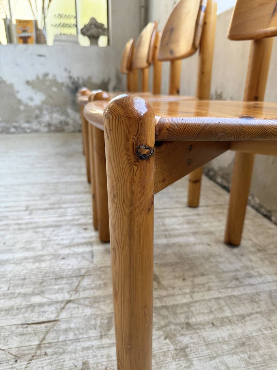 Set of 4 Daumiller pine chairs