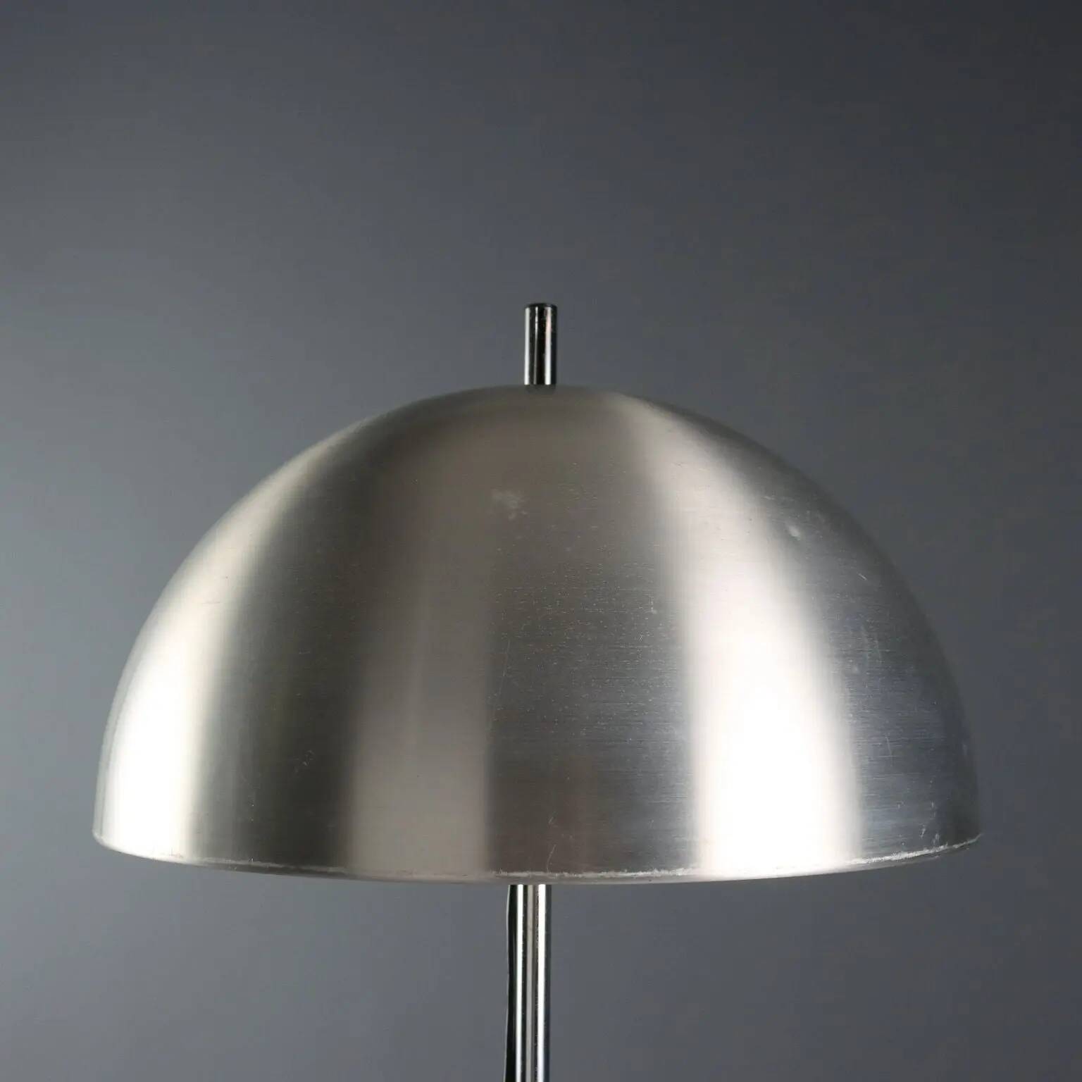 Lampe de table vintage design en aluminium et métal, Italie, années 1960