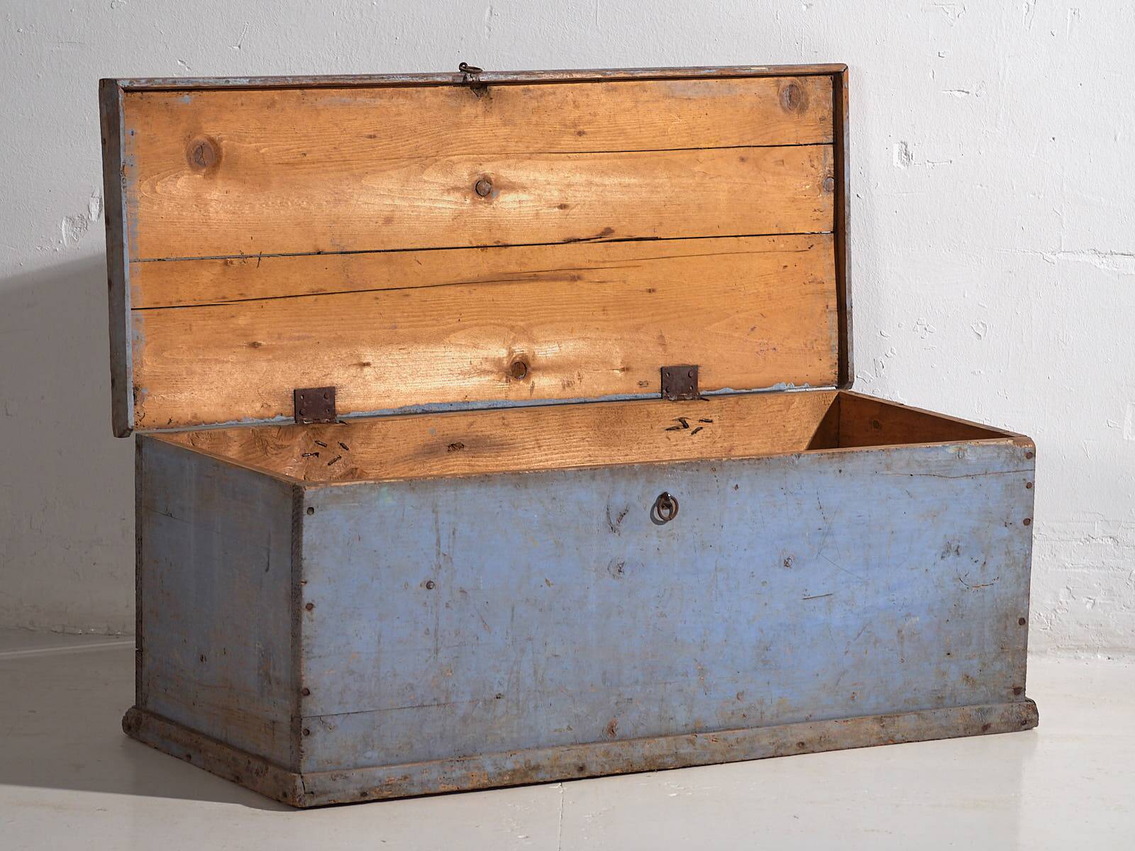 Old blue chest (c.1920) #46