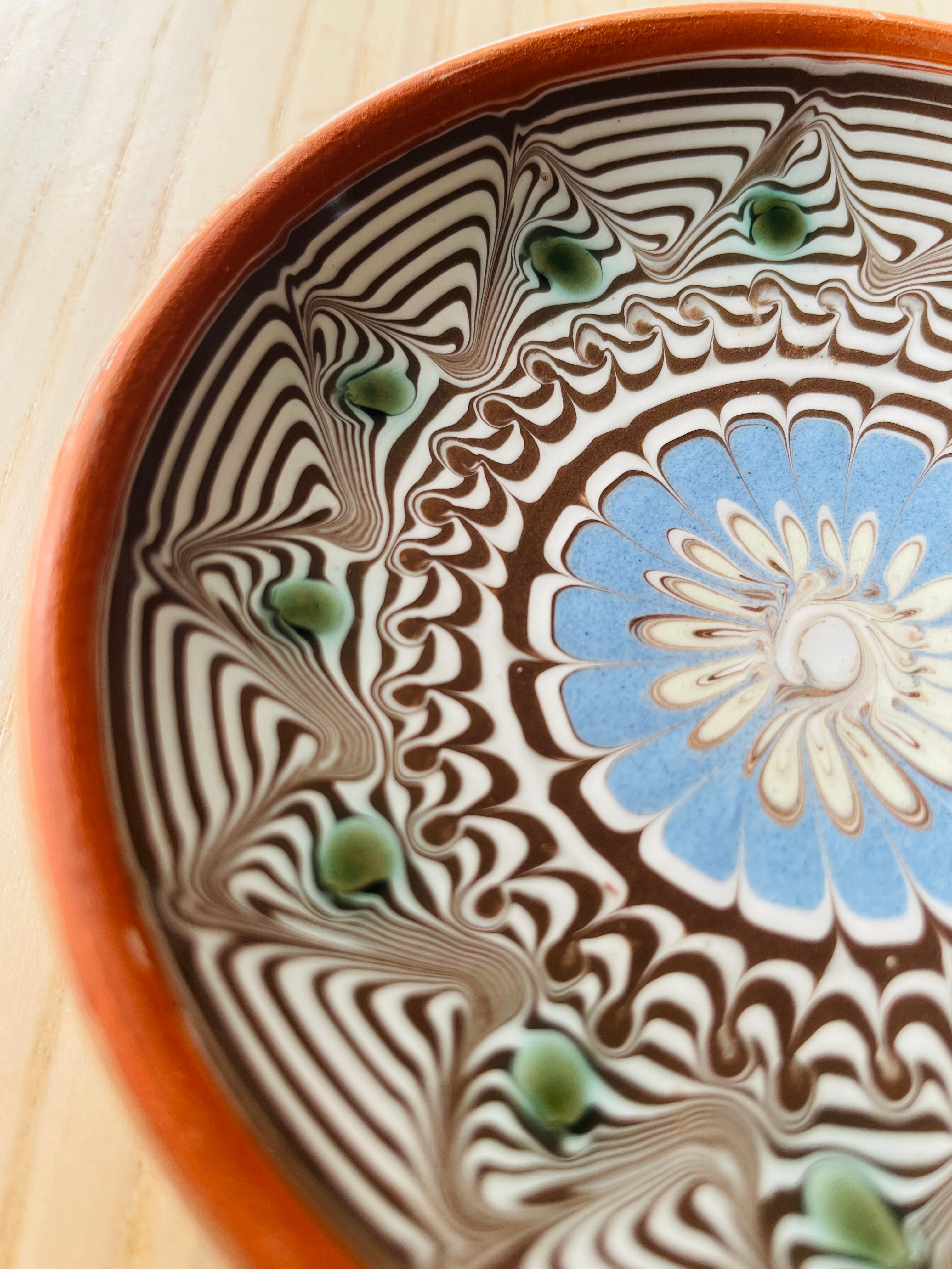 Romanian handicraft ceramic plate