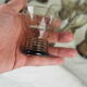 Set de 17 verres fumés noirs sur pied à gravure géométrique - années 70
