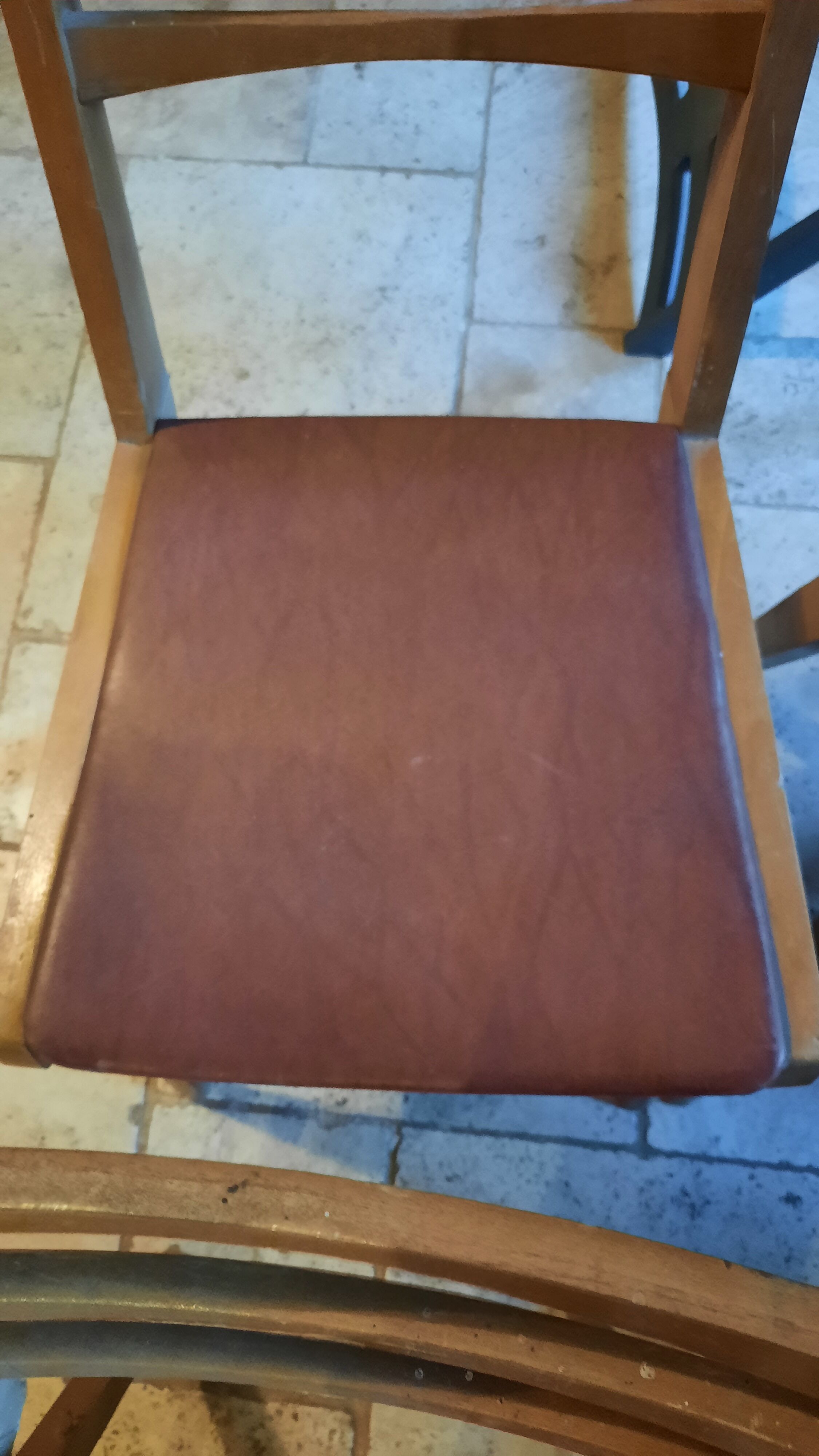 6 Scandinavian style chairs