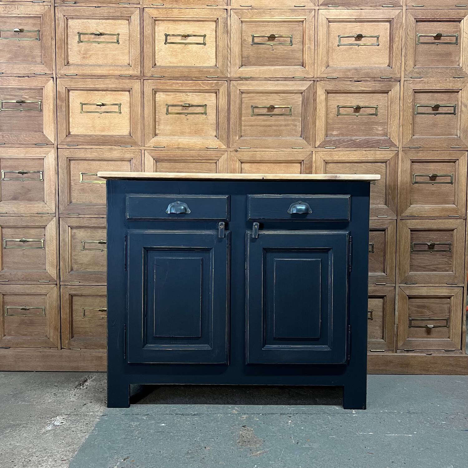 Buffet atelier noir