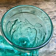 Ensemble de 4 coupes en verre moulé bleu