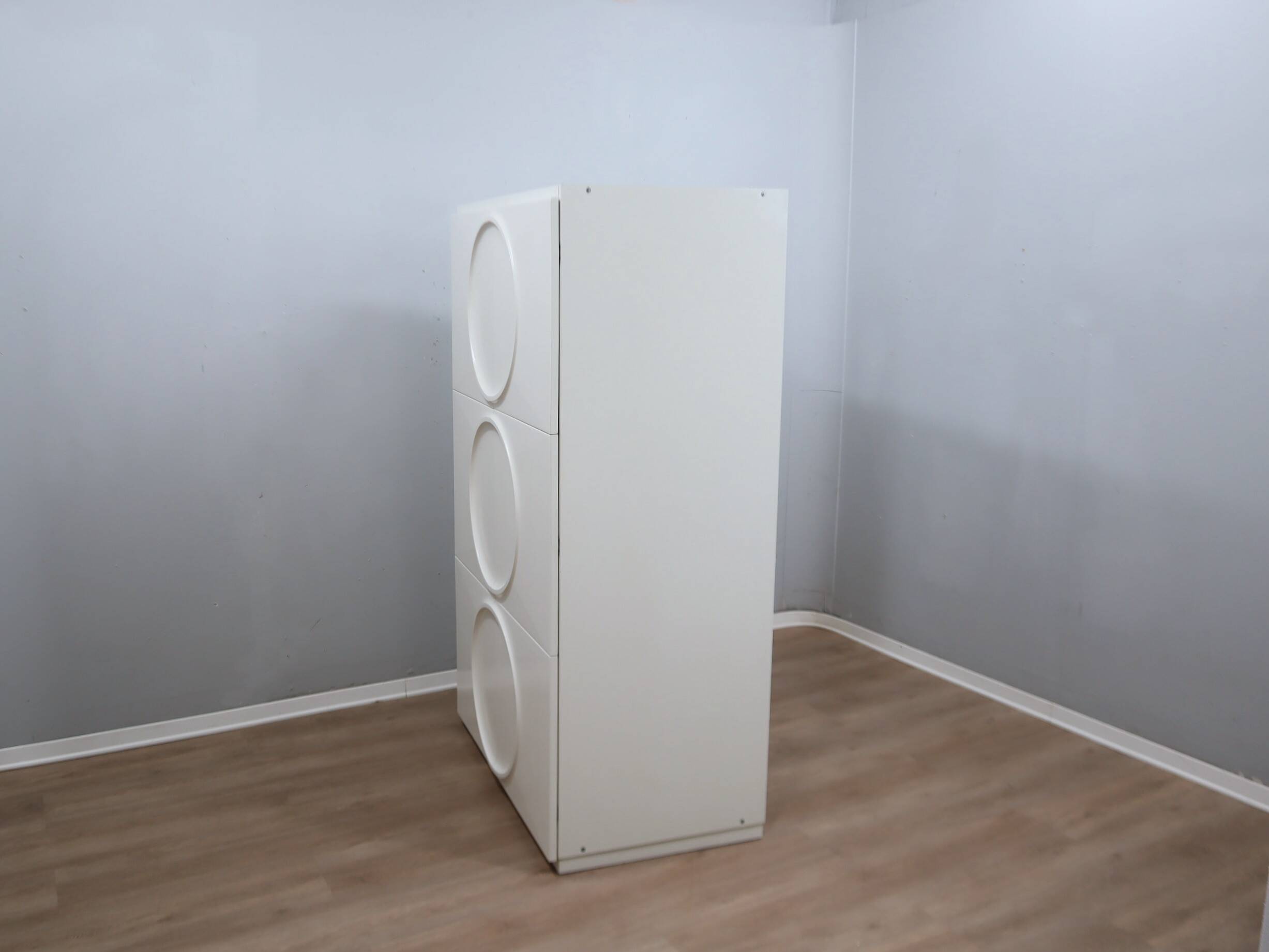 Italian Space Age Wardrobe white lacquered F.lli Proserpio 1960s