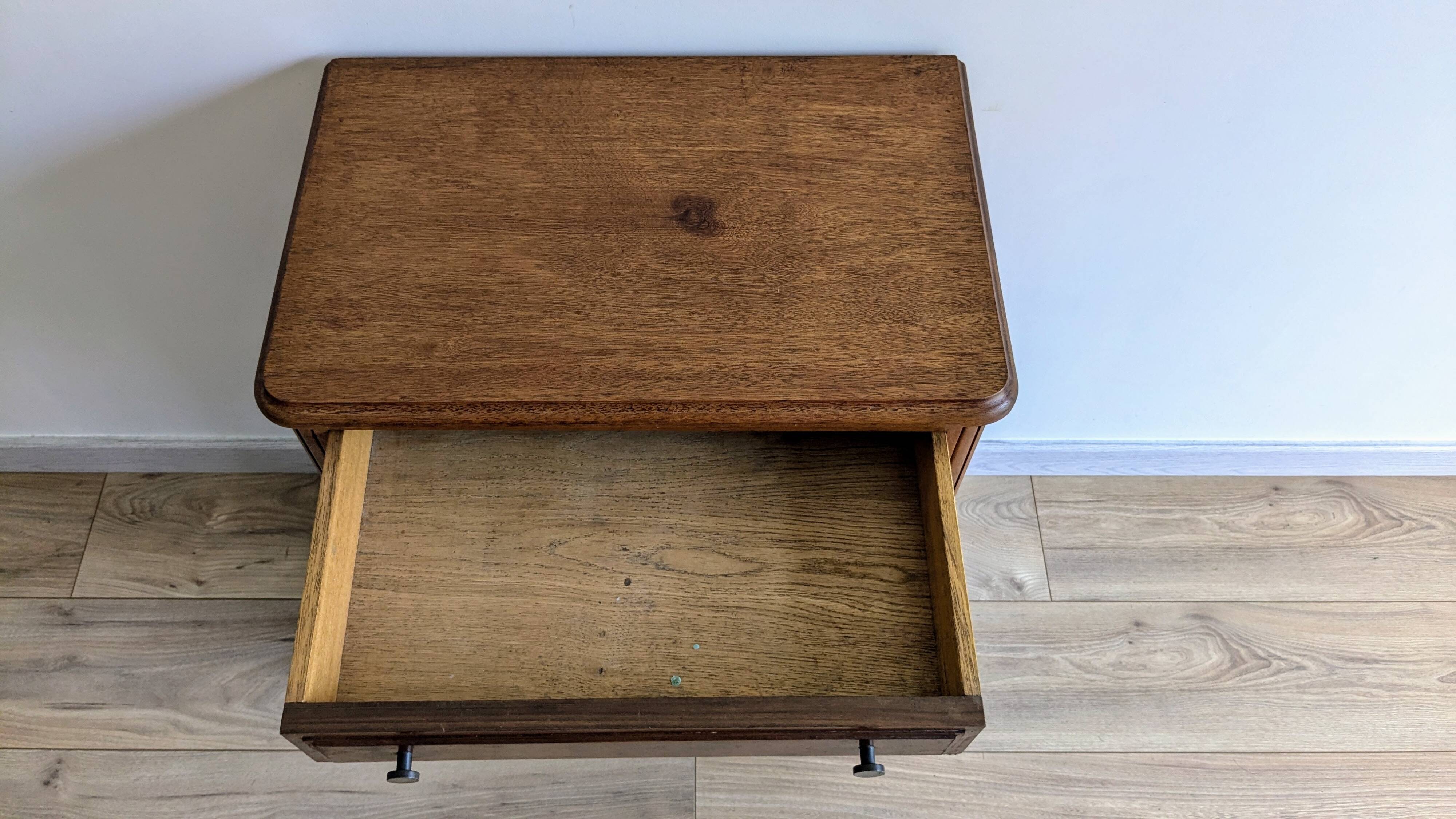 Petit meuble art déco en bois massif