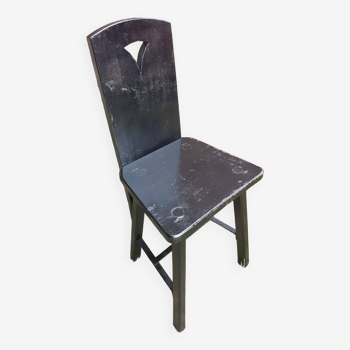 Ancienne chaise alsacienne montagne bois noir dossier forme ajouré vintage #a662