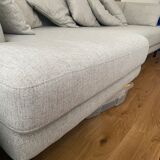 grey sofa 5 places Paragraph