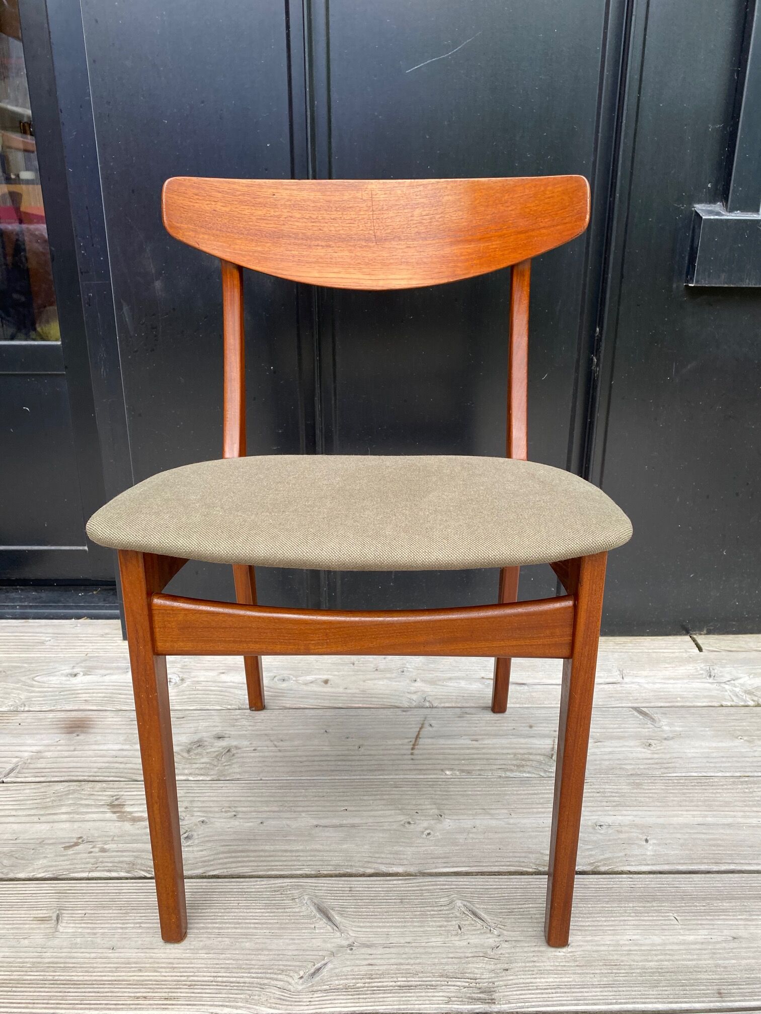 4 Chairs edited by Silkeborg