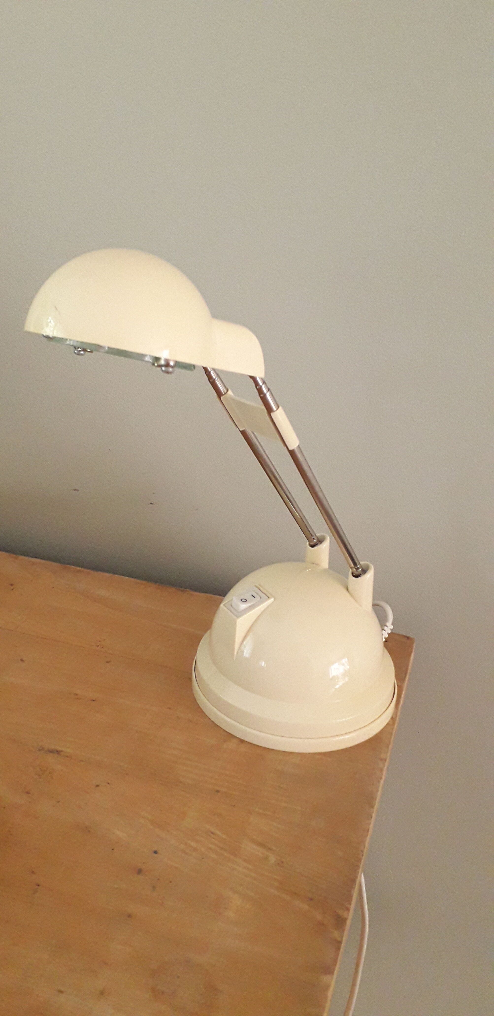 Desk lamp