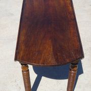 Ancienne table console en noyer, pieds en cuillère de miel