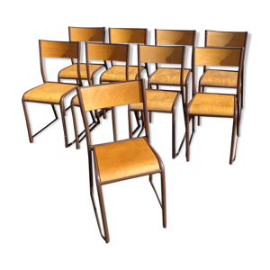 ensemble de chaises scolaires