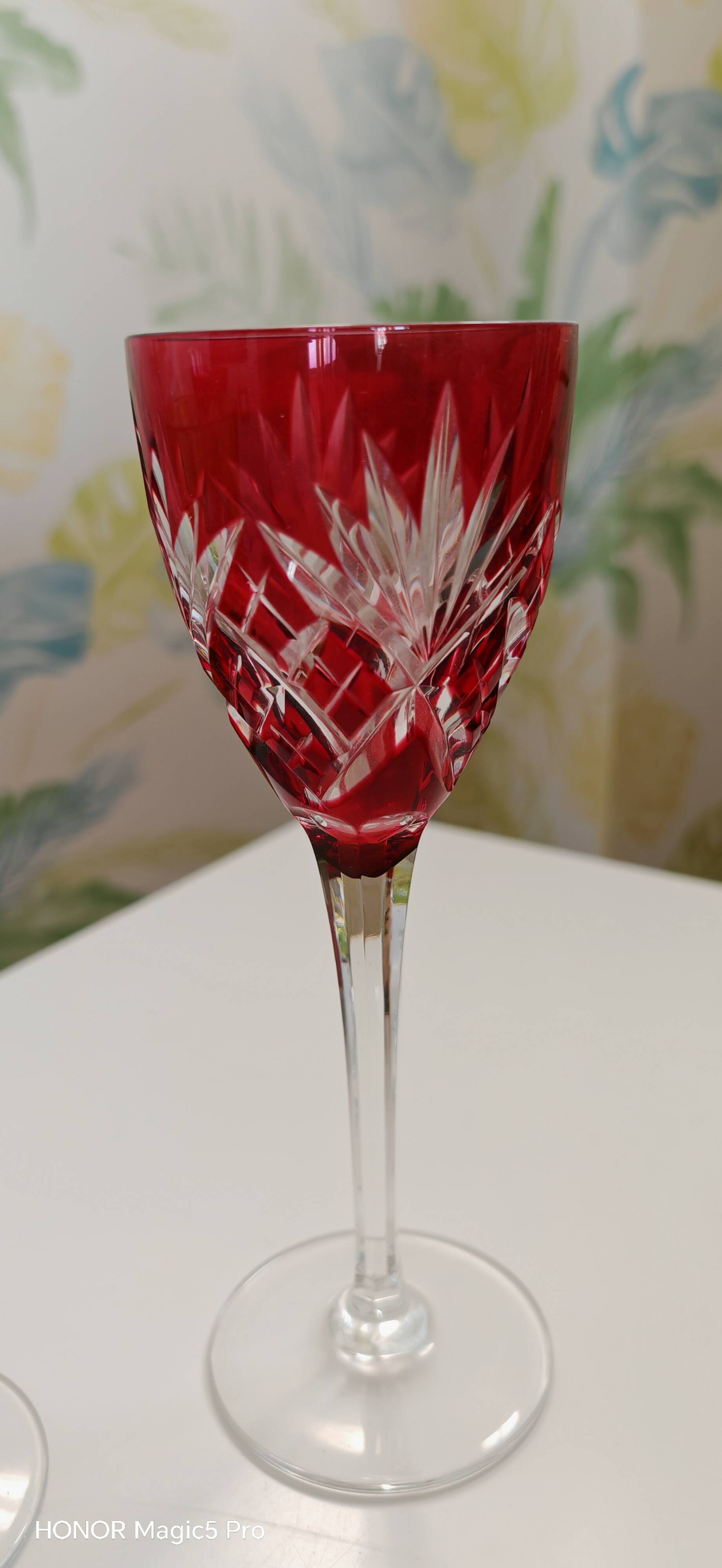 Verres: 1 Saint Louis, 1 Baccarat and 1 Bohème.