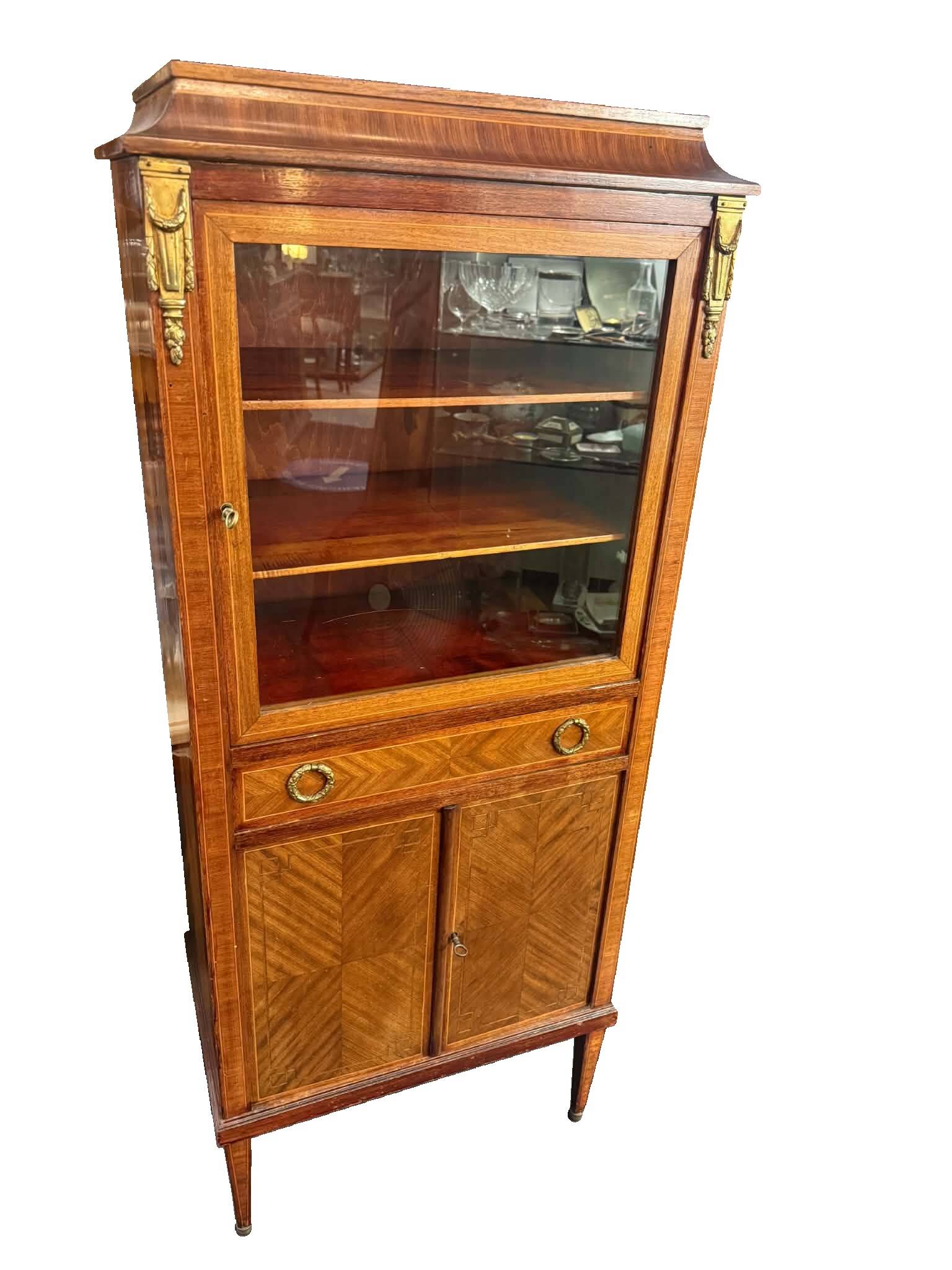 Vitrine Louis XVI marqueté