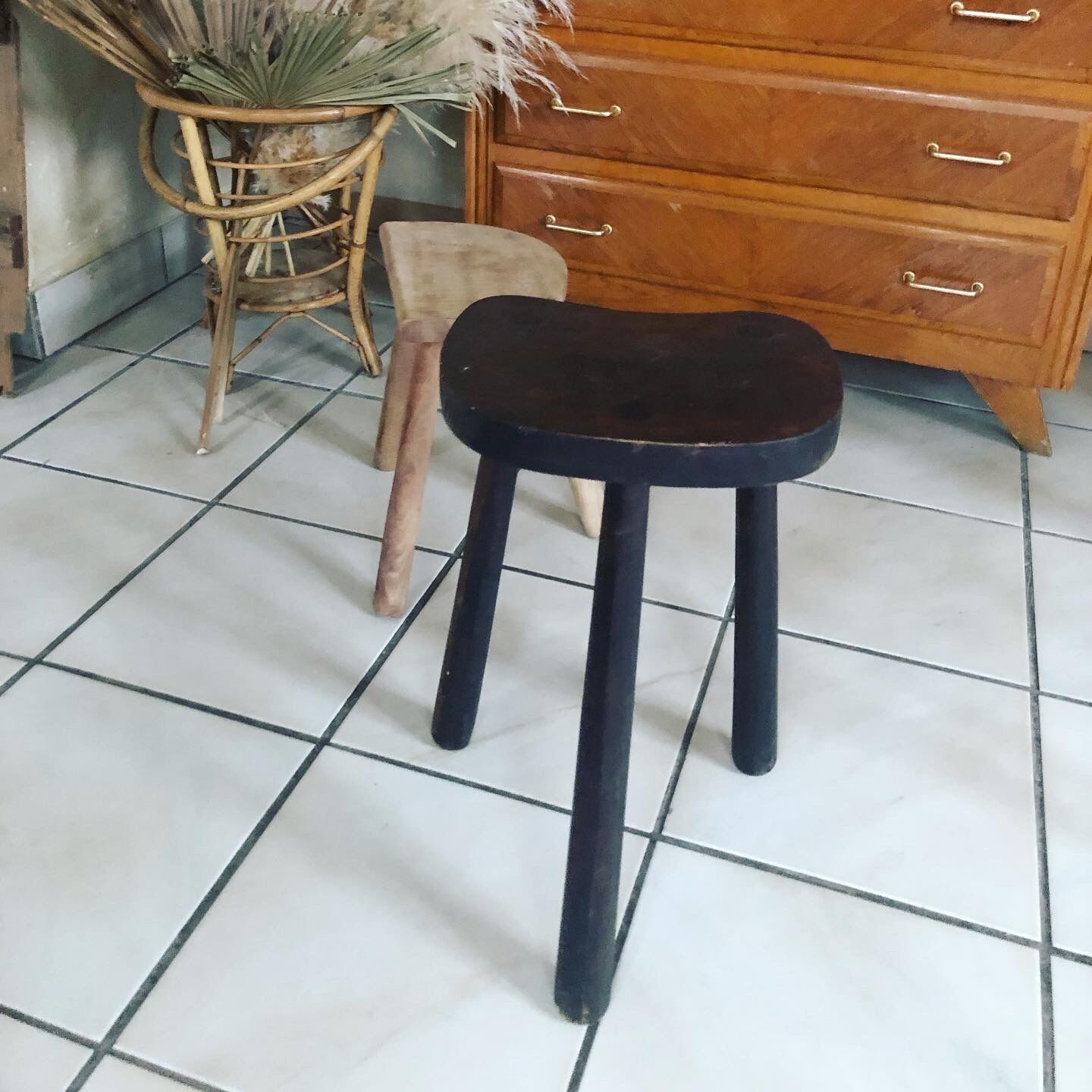 Tripod stool