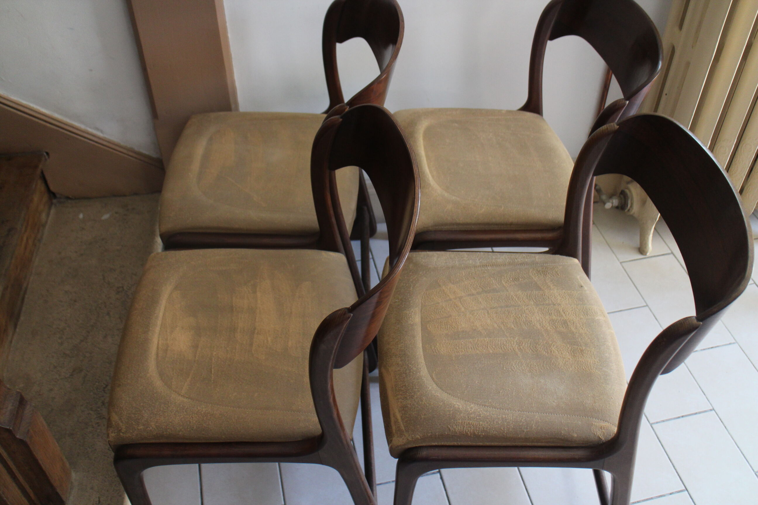 Série de 4 chaises traineau Baumann