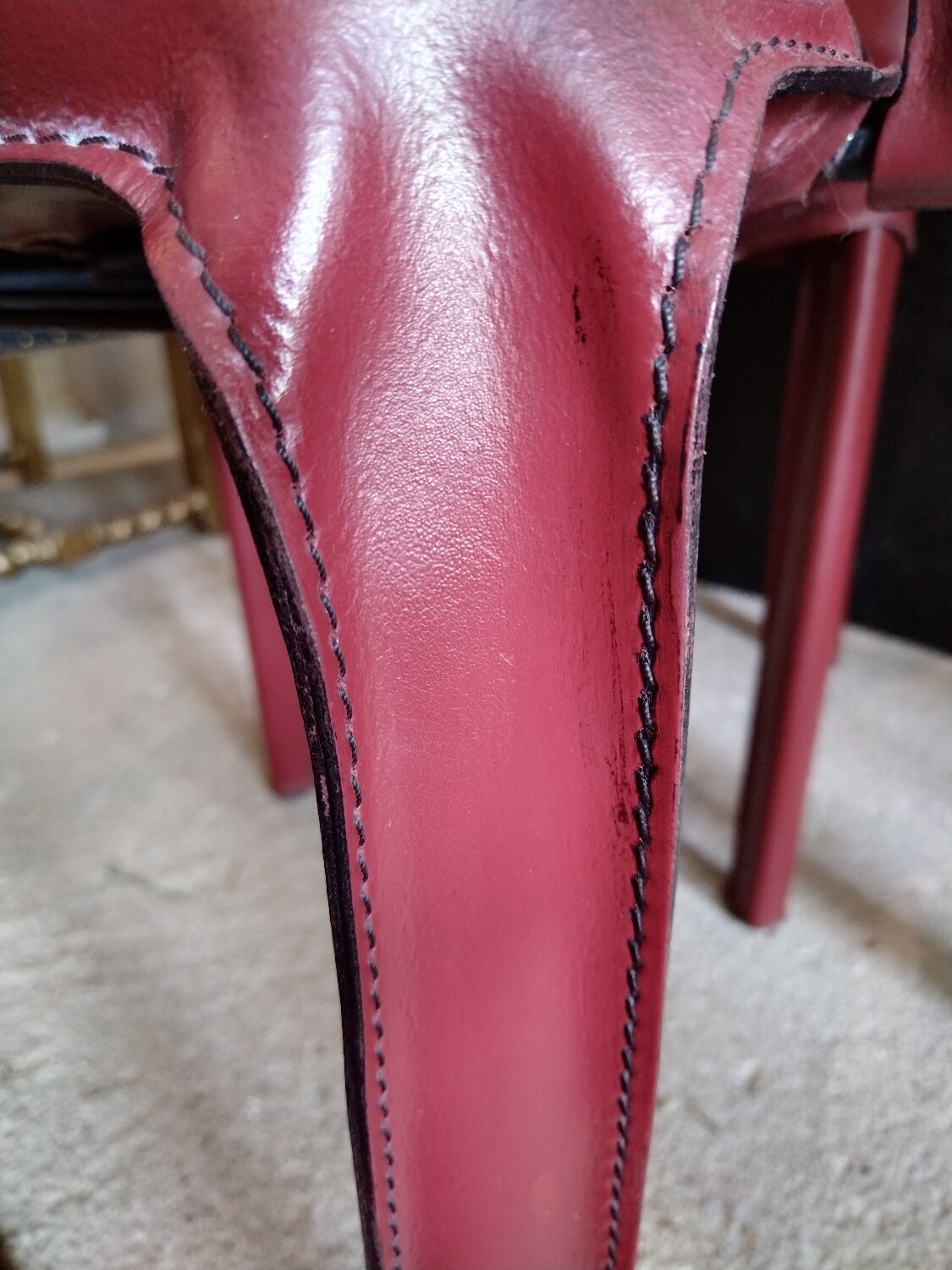 4 chaises en cuir bourgogne