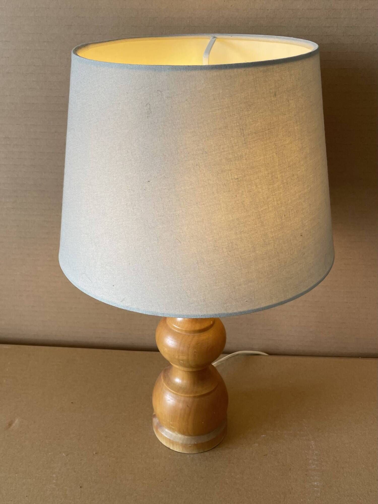 Lampe à poser en bois tourné