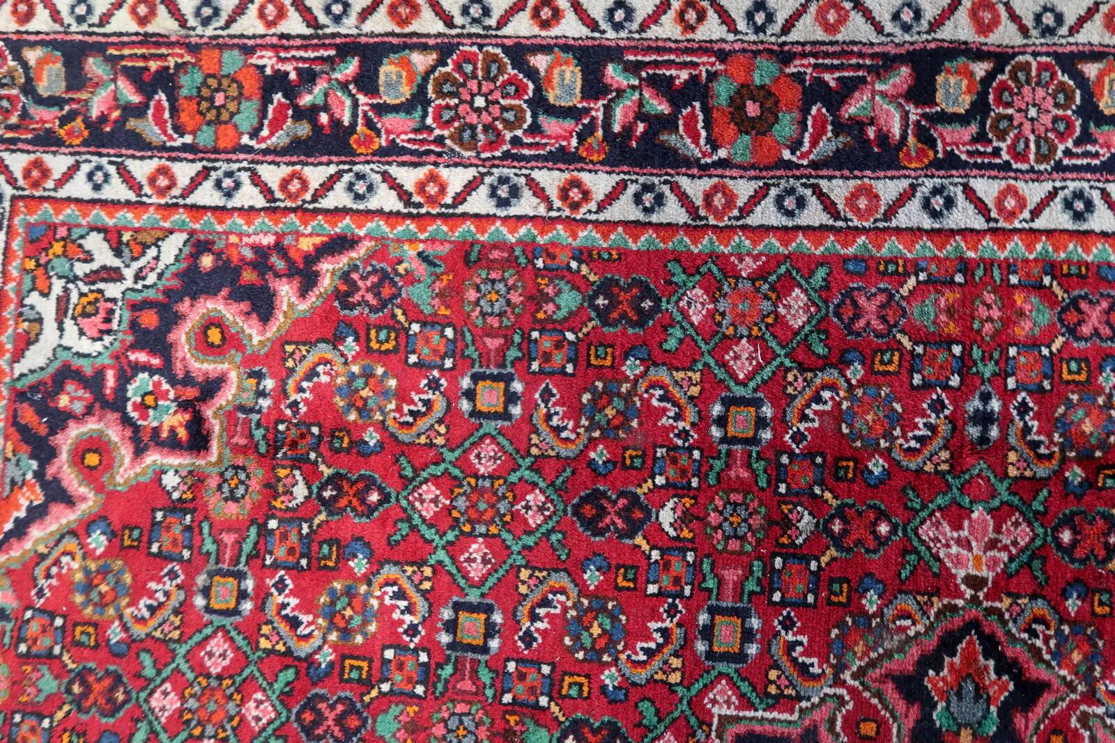 Handmade vintage Persian Malayer rug 167cm x 219cm, 1960s