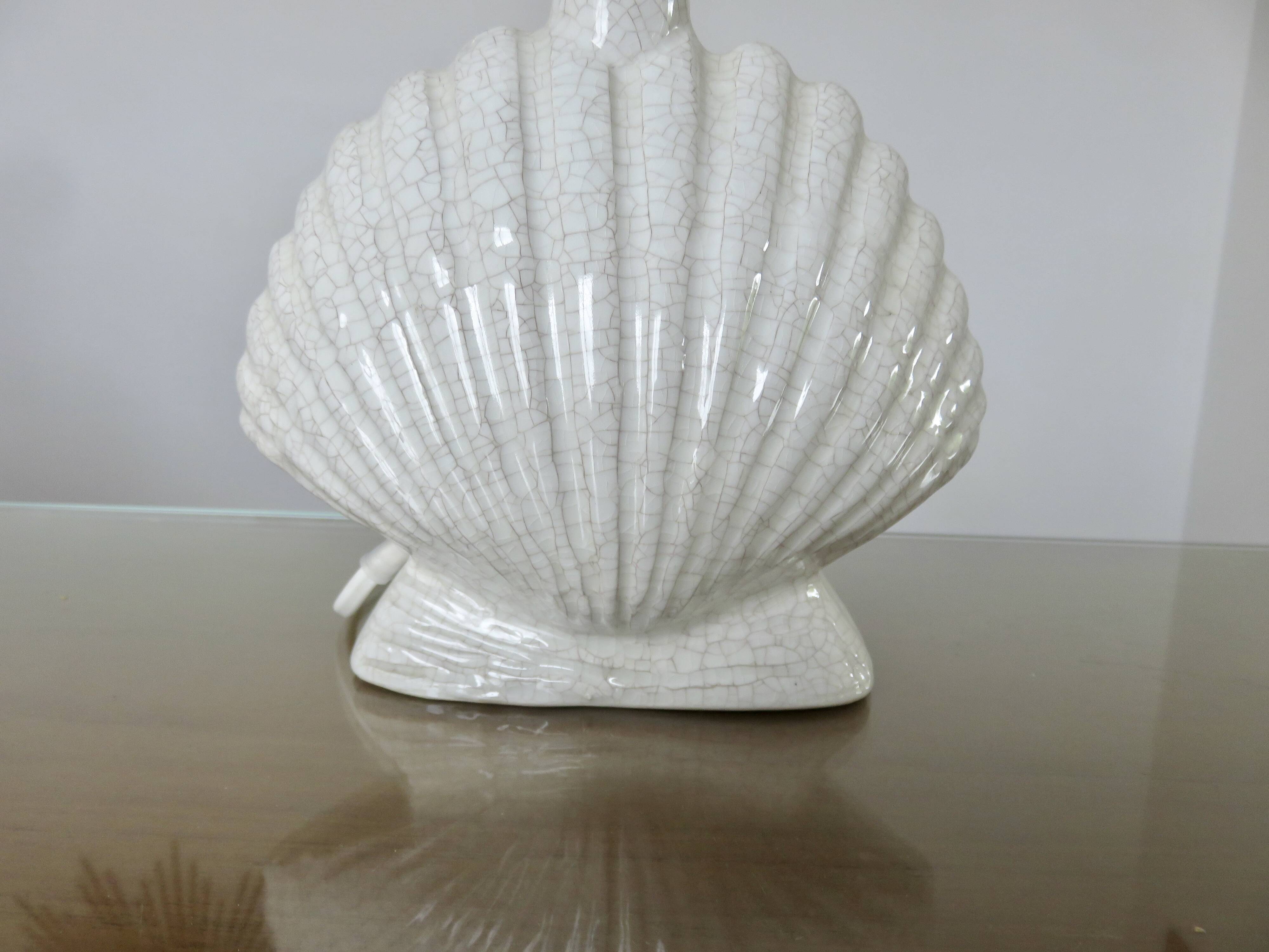 Italian "shell" lamp in cracked ceramic from the 70s and 80s