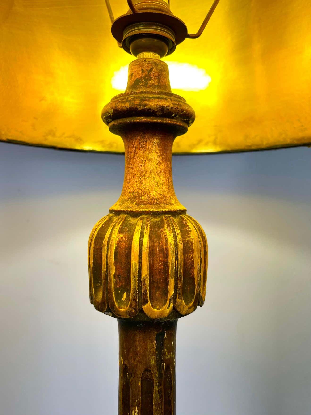 French floor lamp in fluted and gilded wood, Louis XVI style, twentieth century