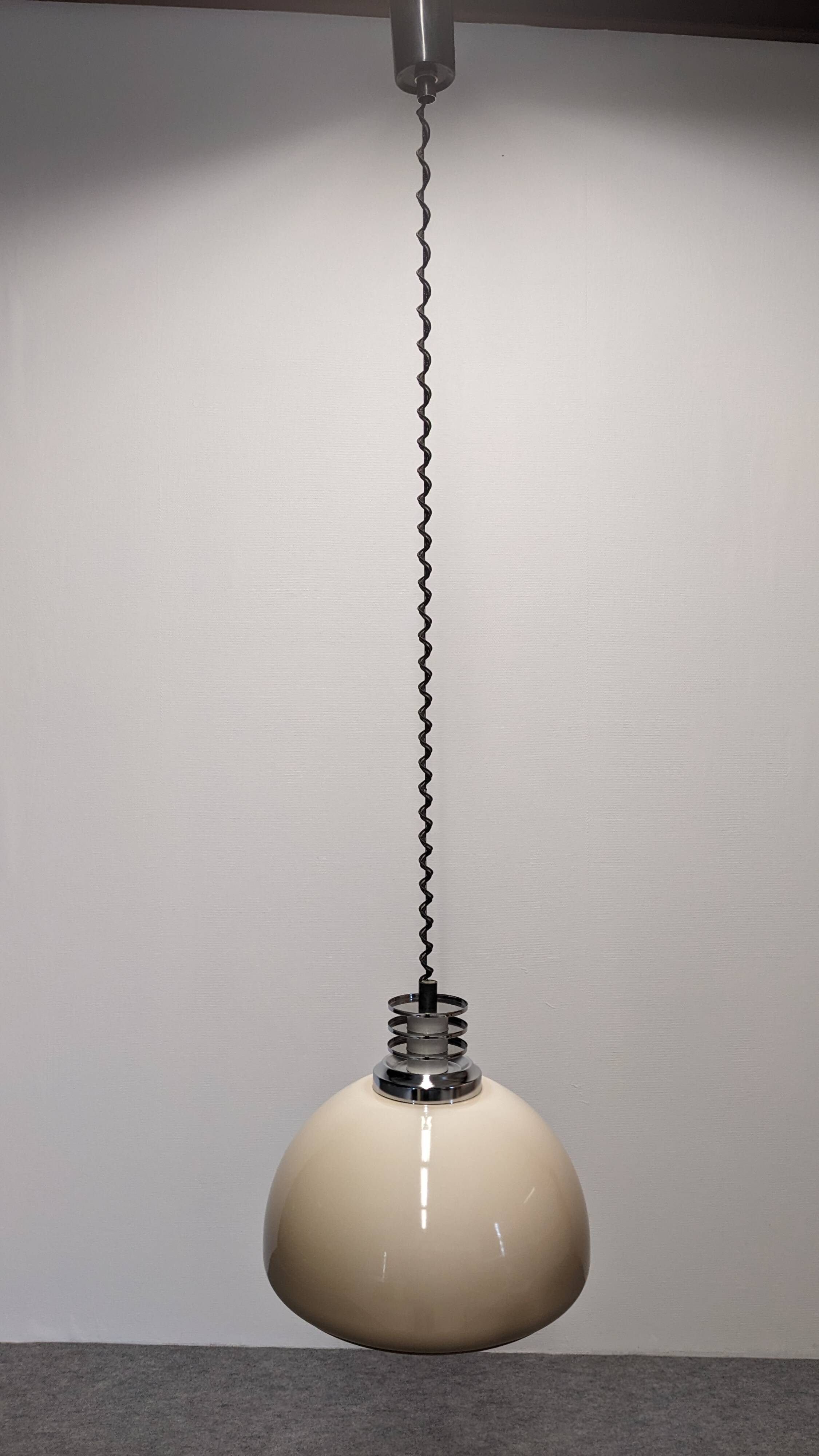 Adjustable suspension Space age dlg Harvey Guzzini, Italy circa 1970