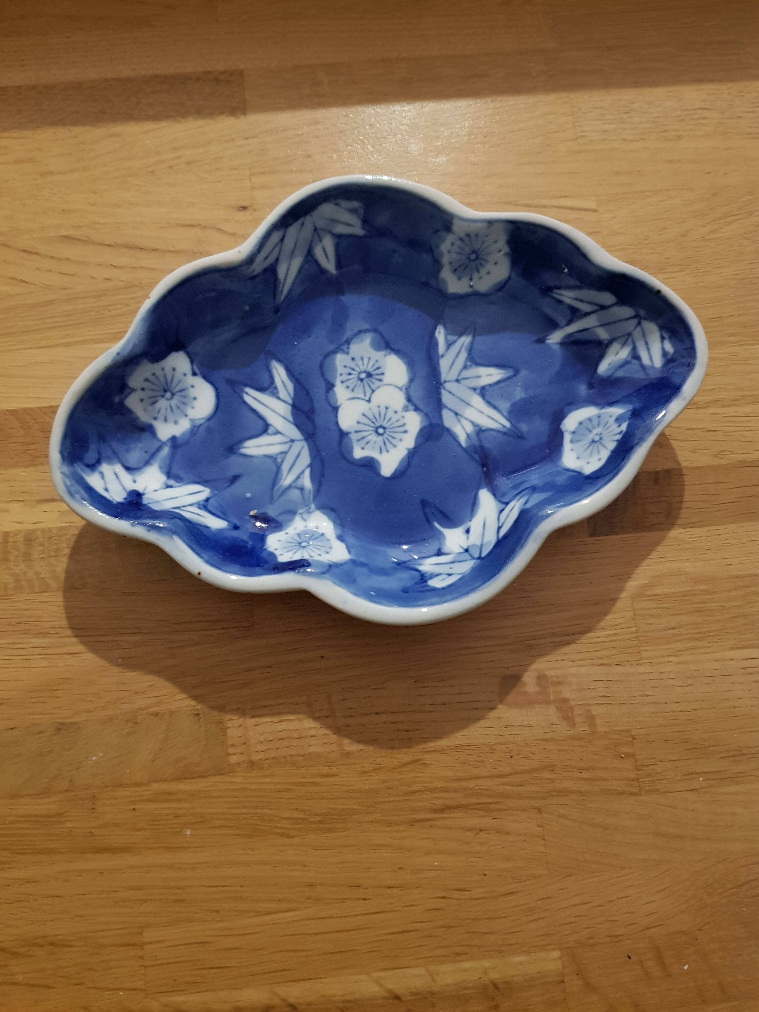 Ceramic bowl or butter dish or pocket emptier