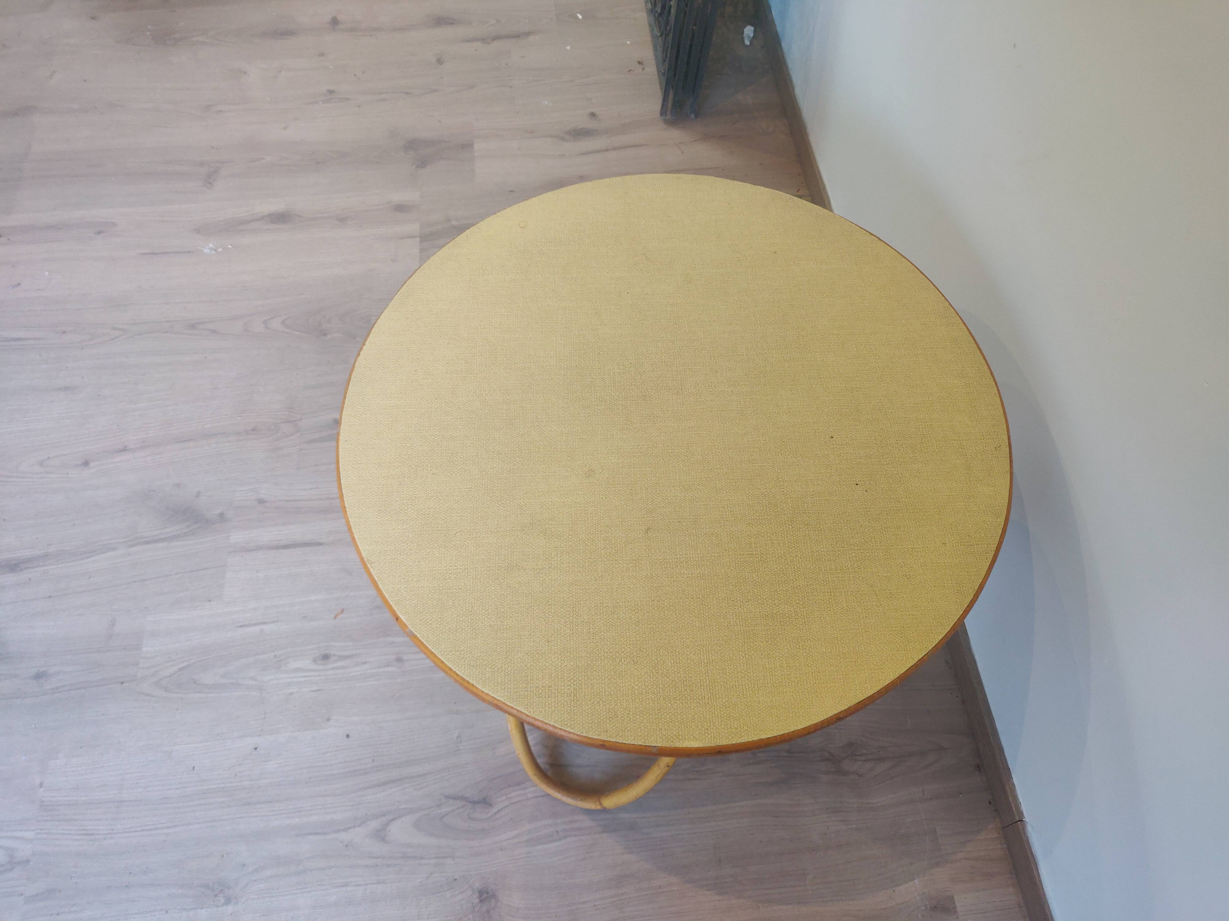 Circular coffee table in rattan years 60