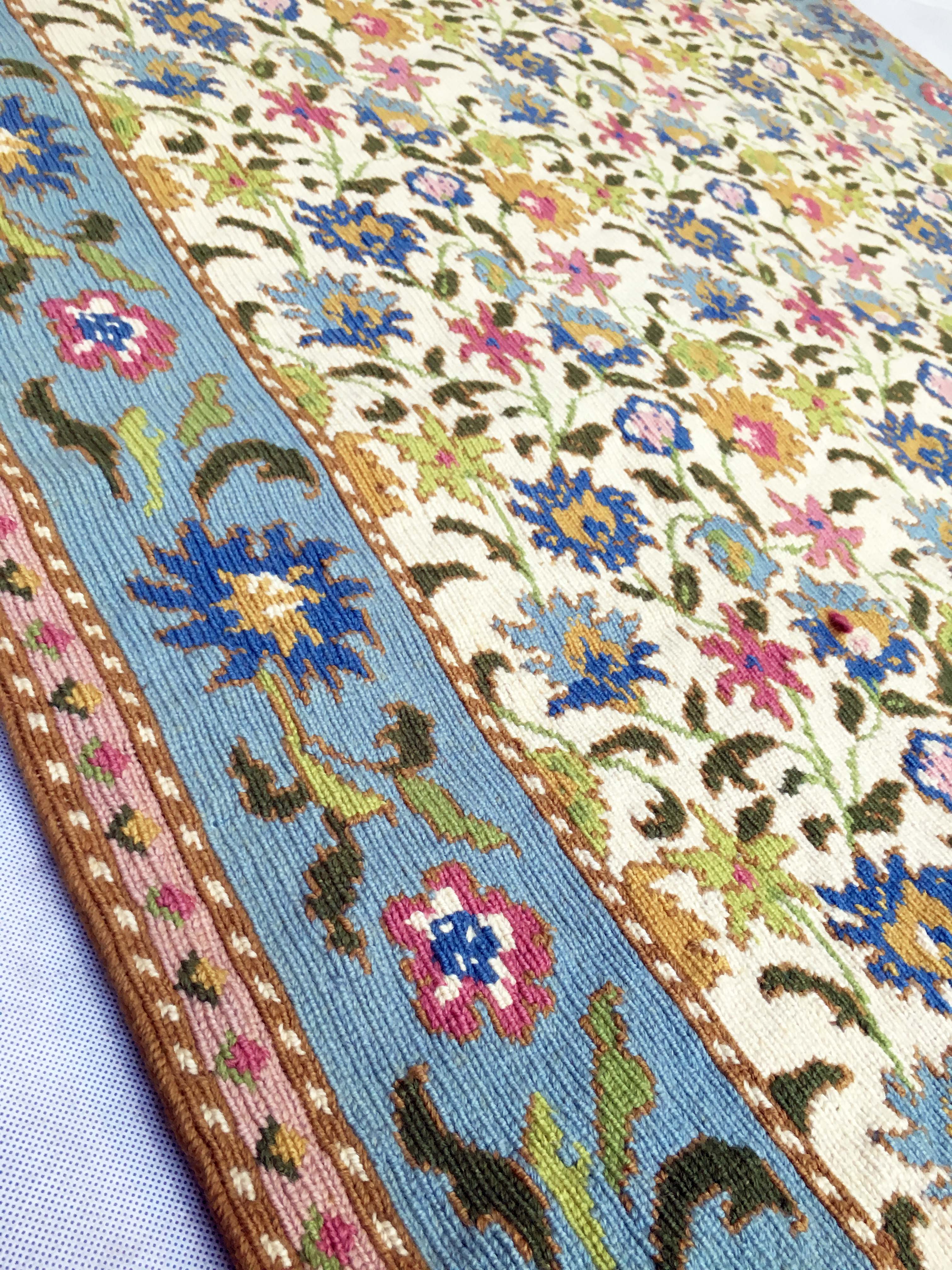 The Portugal hand made carpets: Arraiolos 190 x 130 cm