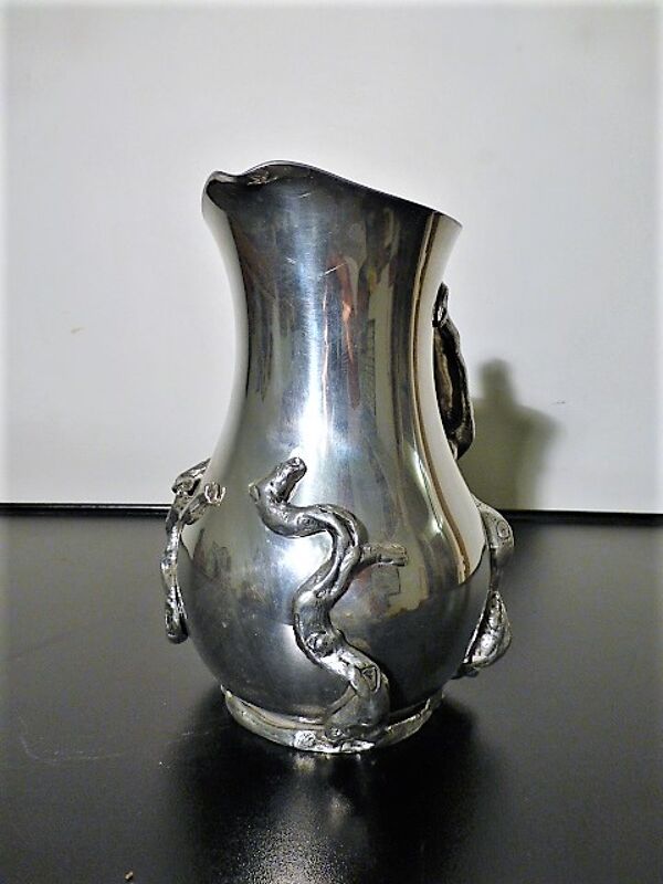 Cruche en etain pascal morabito. xxeme siecle