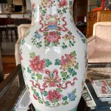 Chinese vase on wooden base