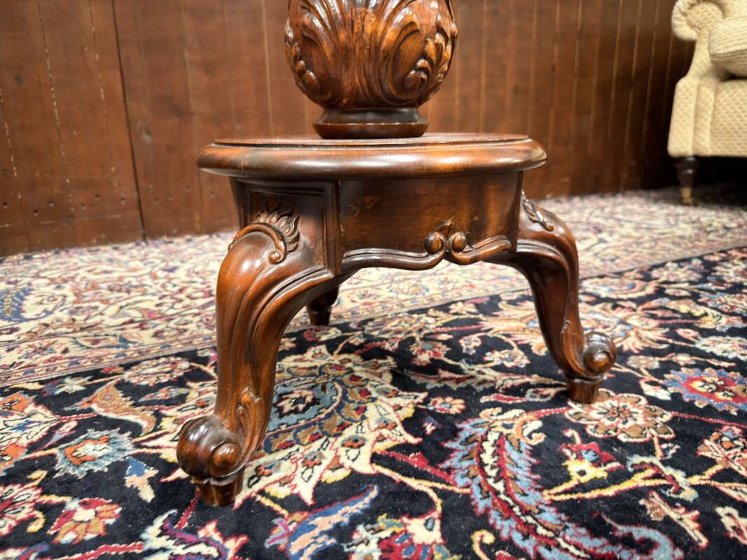 Classic Old English Pied De Stalle Plant Stand